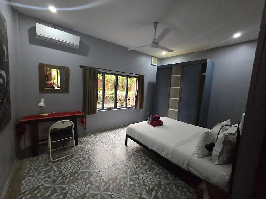 #5 Appartement Meuble + Piscine. Luang Prabang 0*,  Laos