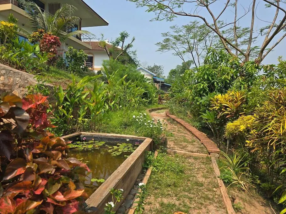 #5 Appartement Meuble + Piscine. Luang Prabang 0*,  Laos