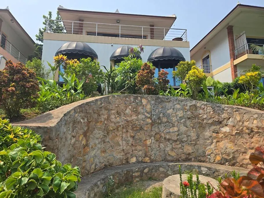 #5 Appartement Meuble + Piscine. Luang Prabang